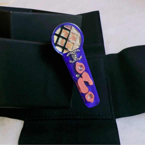 chanel microphone brooch - Picture 1 of 7